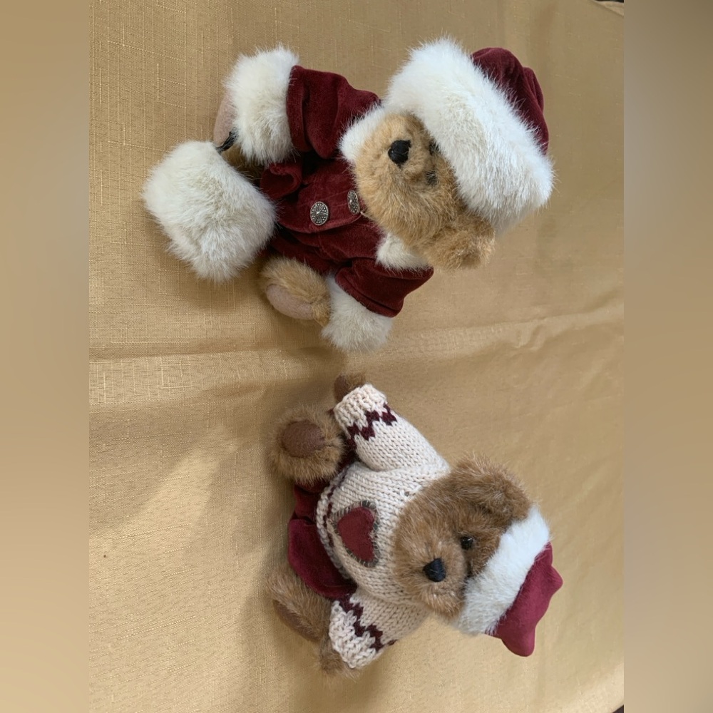 Boyd’s Teddy Bears in Holiday Red and White Outfits